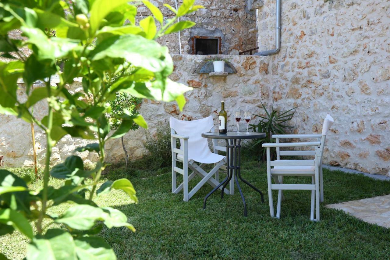 Casa Ovata Apartment Tsoukaládhes Екстериор снимка